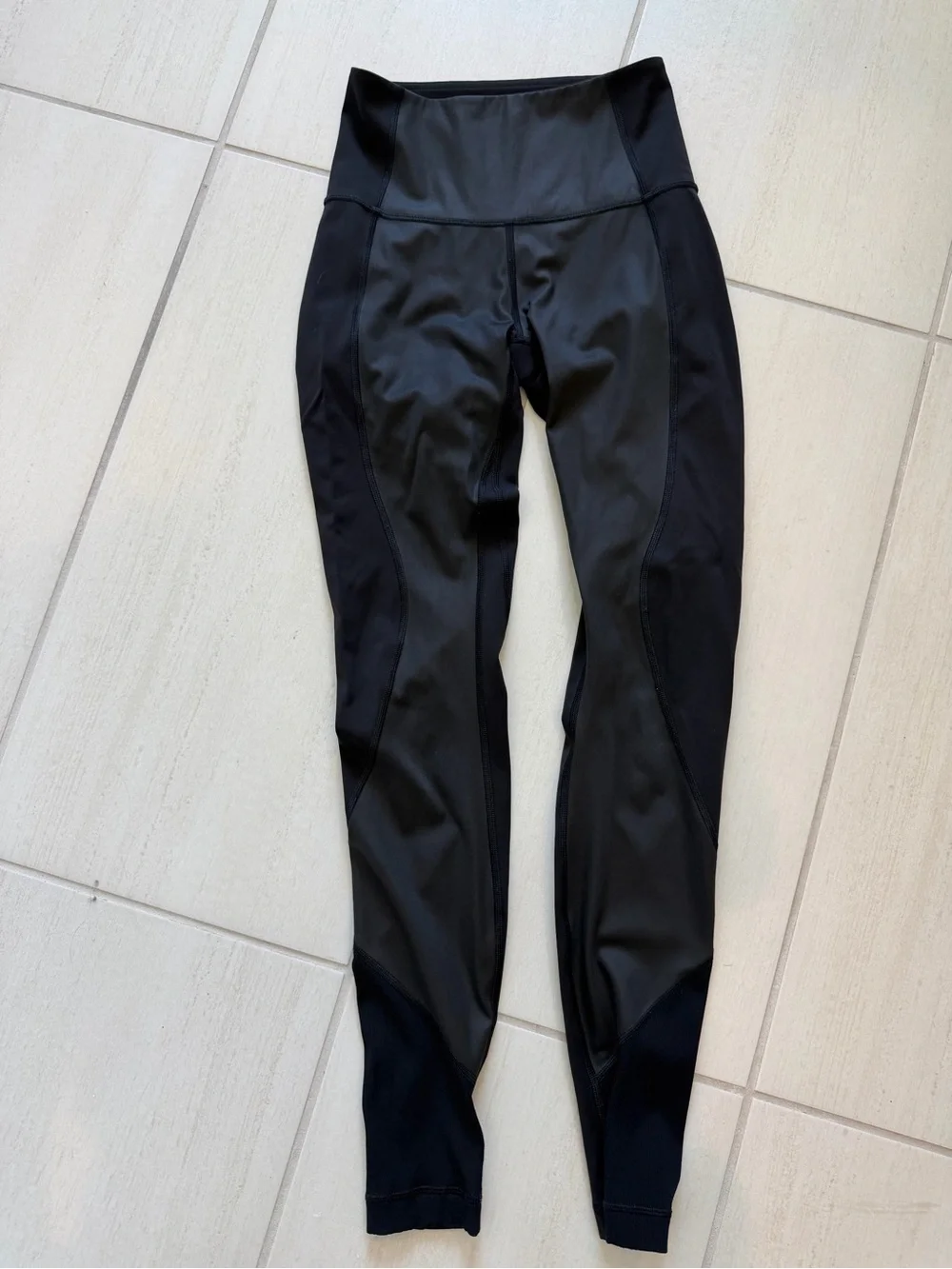 lululemon athletica Black Performance Leggings - Size 4
